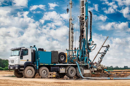 360 F 415981474 rsJWrZkH8WA0TaK4GV0uDg5jBF9XQNv7 DIY Water Well Drilling Rig: A Sustainable Solution for Rural Communities (en inglés)