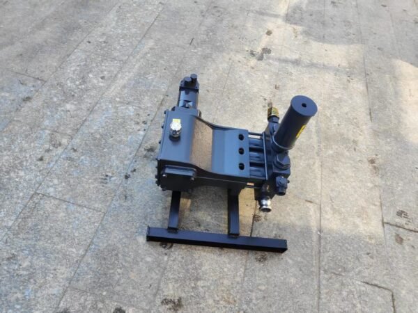 Efficient & Durable Black Triplex Mud Pump for Water Well Drilling Rig – Powerful Delivery, Reliable Performance - 图片 5